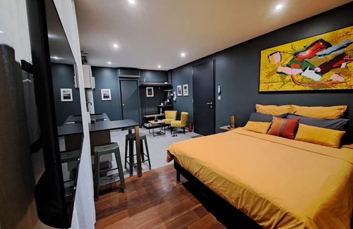 Vieille-Toulouse Apartment | Studio Design, Terrasse et Belle Vue, Cuisine, Douche à L'italienne no2