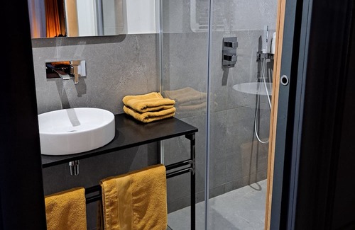 Vieille-Toulouse Apartment | Studio Design, Terrasse et Belle Vue, Cuisine, Douche à L'italienne no2