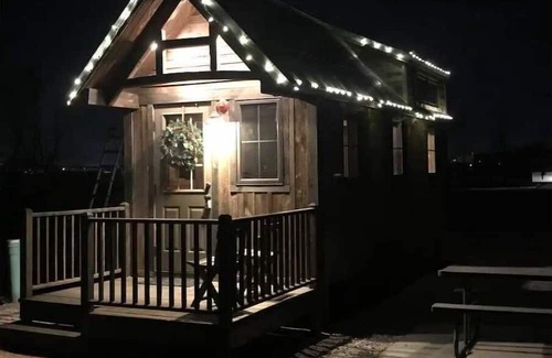 Lindon House | Rustic Cabin Tiny Home at Marina