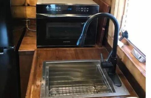 Lindon House | Rustic Cabin Tiny Home at Marina