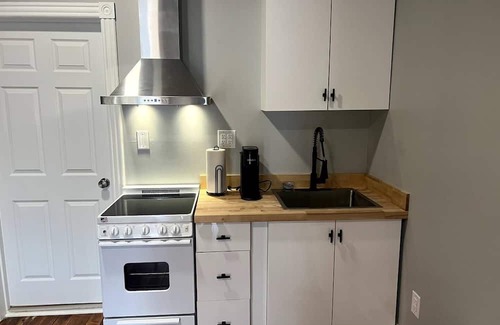 Staunton Apartment | The Sundog - Comfortable and Peaceful Studionn