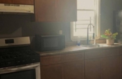 Weequahic House | Private Room in Newark5