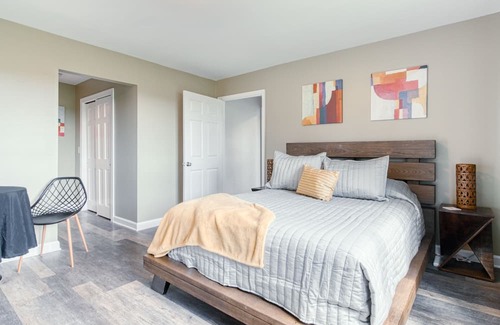 Blacksburg House | Less than 2miles from VT, Sleeps 16. Amazing Views!