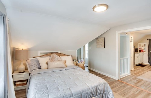 Midway Apartment | Ideally Located St Paul Studio: 5 Mi to Downtown!