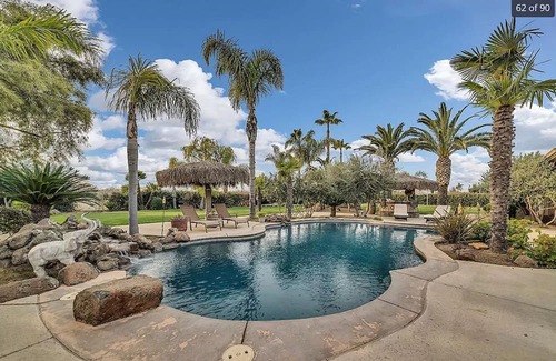 Peters Villa | Lavishness and privacy rolled into one.