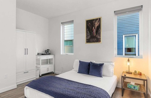 Capitol Hill Apartment | Meleys' Crimson Keep: Driftmark's Suite