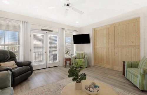 Morgantown House | Adorable, updated and pet friendly in Morgantown