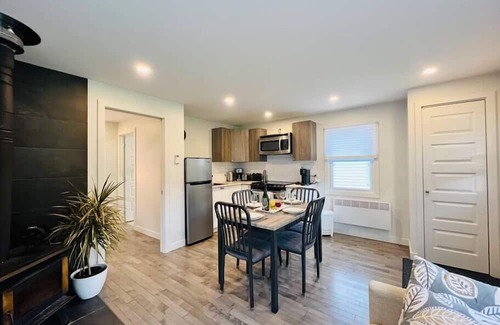 Magog House | The Lighthouse - Access to the Lake