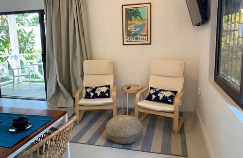 Zig Zag Ward Ski Chalet | Explore Sesel from Naturalis: newly built, best ocean views, pool, lush gardens.