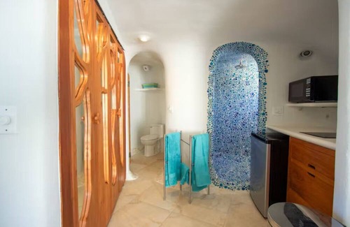 Placencia Villa | Alterhome Shark Studio
