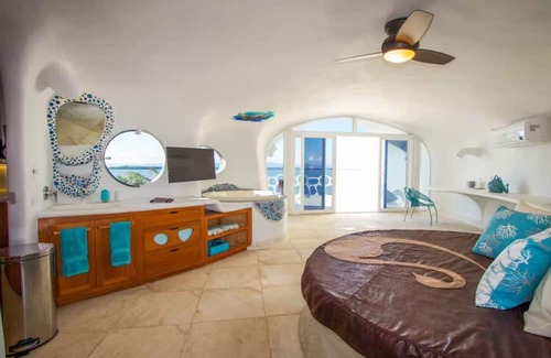 Placencia Villa | Alterhome Shark Studio