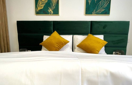 Sinaia Apartment | Green Charm Studio with private parking