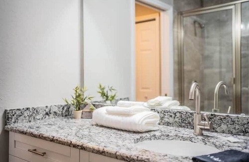Bartow Apartment | 3 Bedroom 717811 by Houzlet
