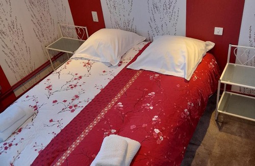 Saint-Martin-en-Bresse Hotel | Logis Au Puits Enchanté
