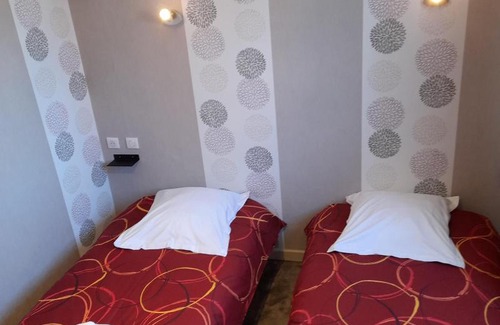 Saint-Martin-en-Bresse Hotel | Logis Au Puits Enchanté