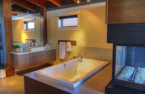 Ganges Apartment | Mariner's Loft - Salt Spring Island