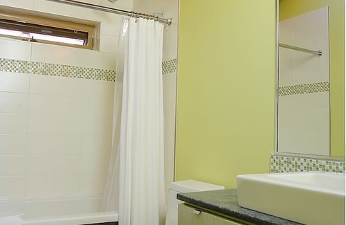 Ganges Apartment | Mariner's Loft - Salt Spring Island