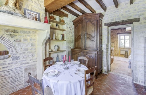 Talon House | Farmhouse in Talon with Scenic Views