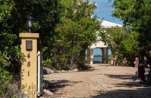 Summerland Key House | One of the very few beach houses with a daily, rental license in the Keys.