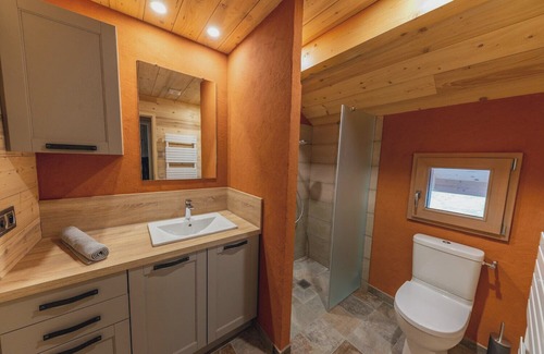 Montagnole House | Apartment 'Le Chalet De La Source' with Mountain View, Private Terrace and Wi-Fi