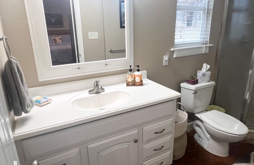 Weatherford Cottage | Paradise in the country. Guest house with pool. Pet friendly. No cleaning fees.