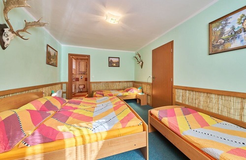 Starkov Villa | Cosy apartment in villa for 18 people with pool, WIFI, TV, patio, pets allowed and parking