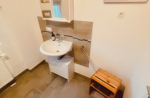 Warnitz House | Alter Stall