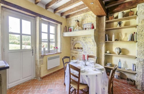 Talon House | Farmhouse in Talon with Scenic Views