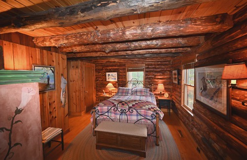 Eagle Rock Cabin | River's Bend Cabin Offers Solitude and Play on the Upper James River