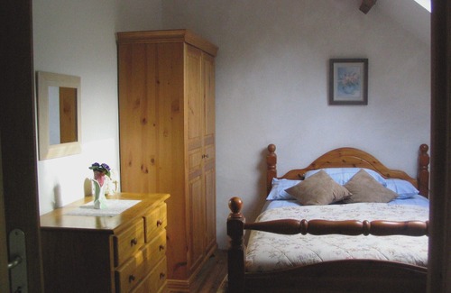 Chigne House | Spacious converted Barn - fully equiped - family friendly Gite sleeps 6 (Rose)