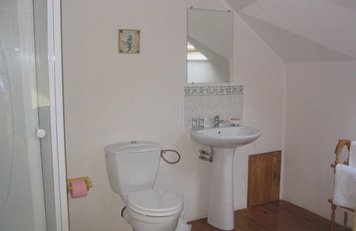 Chigne House | Spacious converted Barn - fully equiped - family friendly Gite sleeps 6 (Rose)