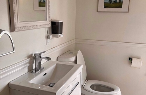 Victoria Villa | OH Victoria - Raspberry Point Suite