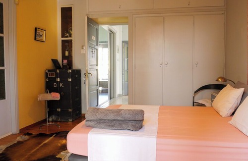Thissio House | an alternative under Acropolis