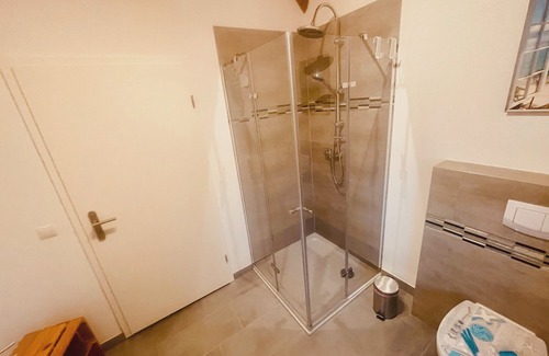 Warnitz House | Alter Stall