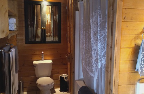 Clinton House | Meadow Lake Guest Ranch - Osprey Suite - Lakeview House