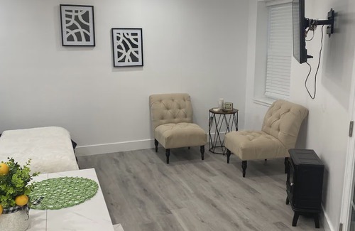 Taylorsville Apartment | Beautiful Backhouse located near by freeway, stores and SLCC