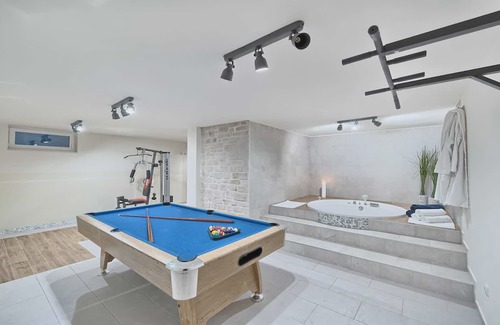 Pitve Villa | Villa Luxoria - for 10 guests with 4 bedrooms, a private pool and a spa