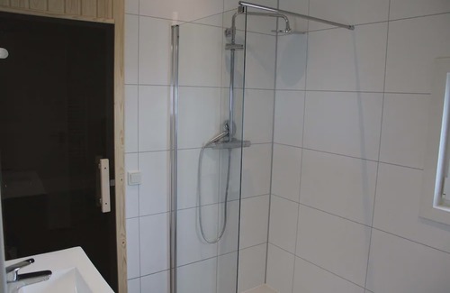 Lathum Ski Chalet | Chalet on the recreational lake and the Veluwe