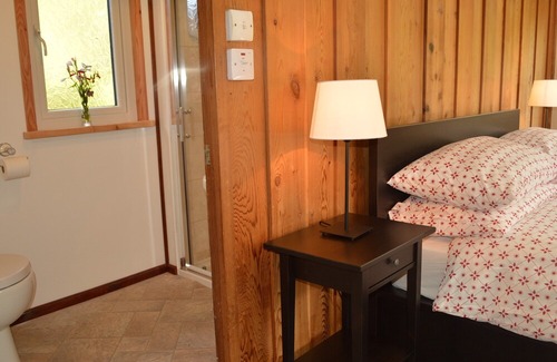 Tighnabruaich Ski Chalet | Cockleshell Lodge located at the waters edge near Otter Ferry-Pet friendly
