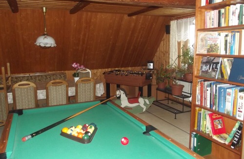 Ruppersdorf Condo | Beautiful 4-bed room *, wheelchair accessible, accommodation in the middle of the garden,
