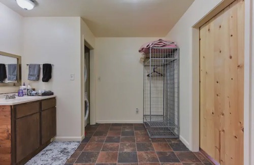 Wyldwood Cottage | Enjoy Austin and bring your pets! Relax and unwind after the Austin good times