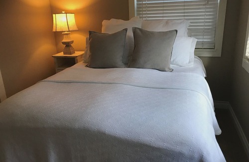 Broadmoor Cottage | Walkable to The Broadmoor Hotel, Seven Falls and Stratton Open Space