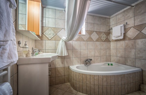 Ano Volimes Villa | Villa Tramonto with Private Heated Pool, by ZanteWize