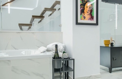 Merida Old Town Apartment | Andy - Suite with Jacuzzi and terrace