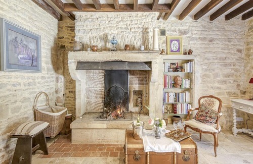 Talon House | Farmhouse in Talon with Scenic Views