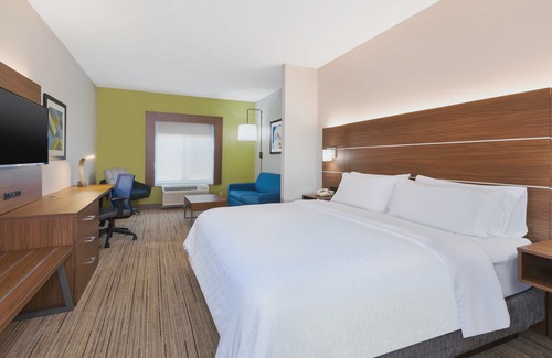 Three Rivers Hotel | Holiday Inn Express and Suites Three Rivers by IHG