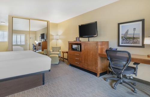 Carlsbad Village Hotel | Best Western Plus Beach View Lodge Carlsbad