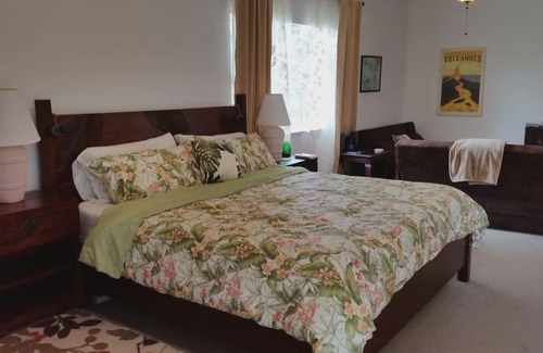 Volcano Bed & Breakfast | Volcano Acres Ranch B&B