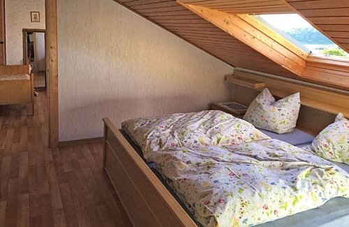 Waldbrunn Apartment | Cozy Apartment in Ellar with Garden