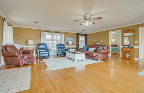 Leesburg Cottage | Lakefront Leesburg Home w/Private Dock & Ramp!